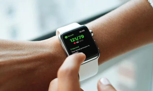 The Role of Smartwatches in Heart Rate and Blood Pressure Monitoring