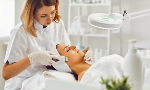 How to Choose the Best Online Cosmetology Continuing Education Course